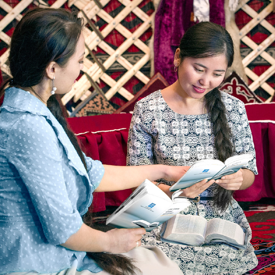 gozal mushuk bilan keksa ayollar Rus cuckold bekasi porno