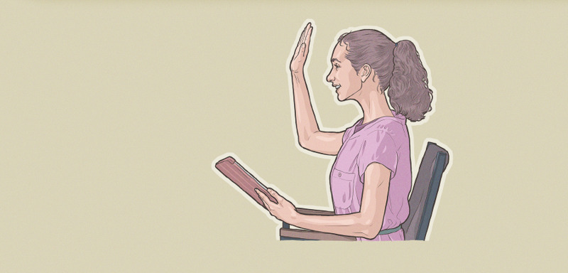 යෞවන සහෝදරියක් රැස්වීමේදී අදහස් දක්වමින්