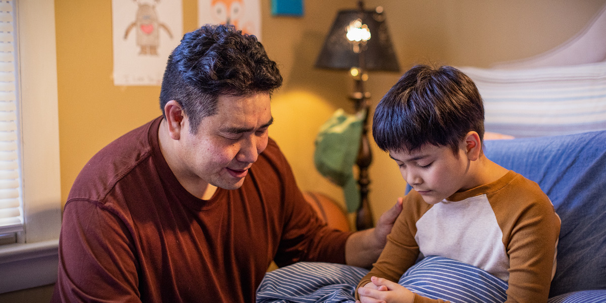 Porno xotini dostlar tomonidan becerdin va uning onlayn ichida cummed