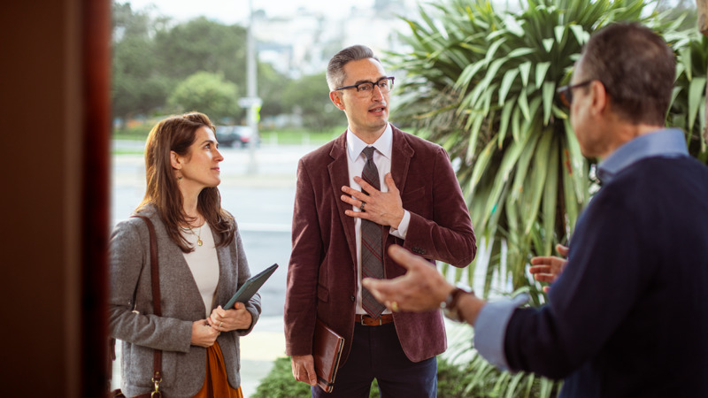 Quyon bilan jinsiy aloqa Men ormonda bir qizni tutdim va uni sikdim.