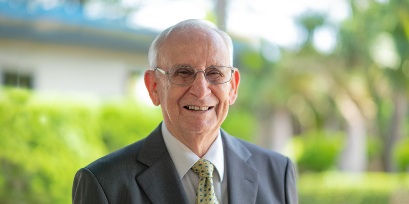 Жігіт иығына суық су құйып жіберді